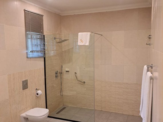 Walk-in rain shower in the Royal Suite