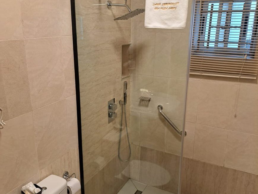 Walk-in rain shower